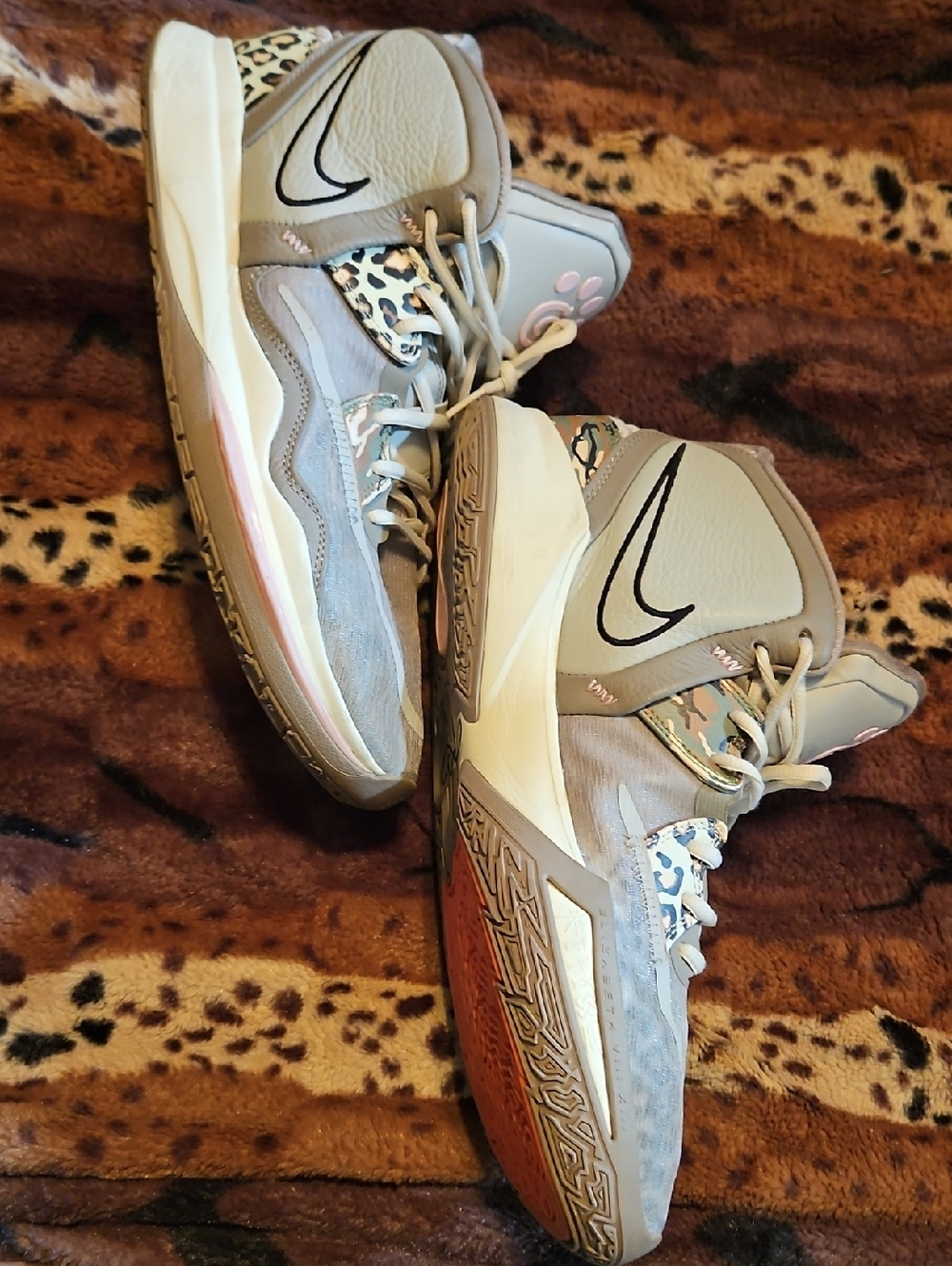 Kyrie Infinity Mens Nike High Top Sneakers